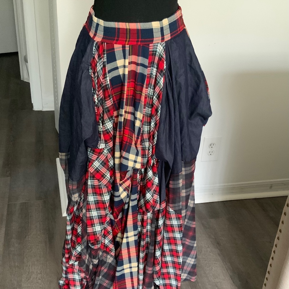 Brand new TOV skirt